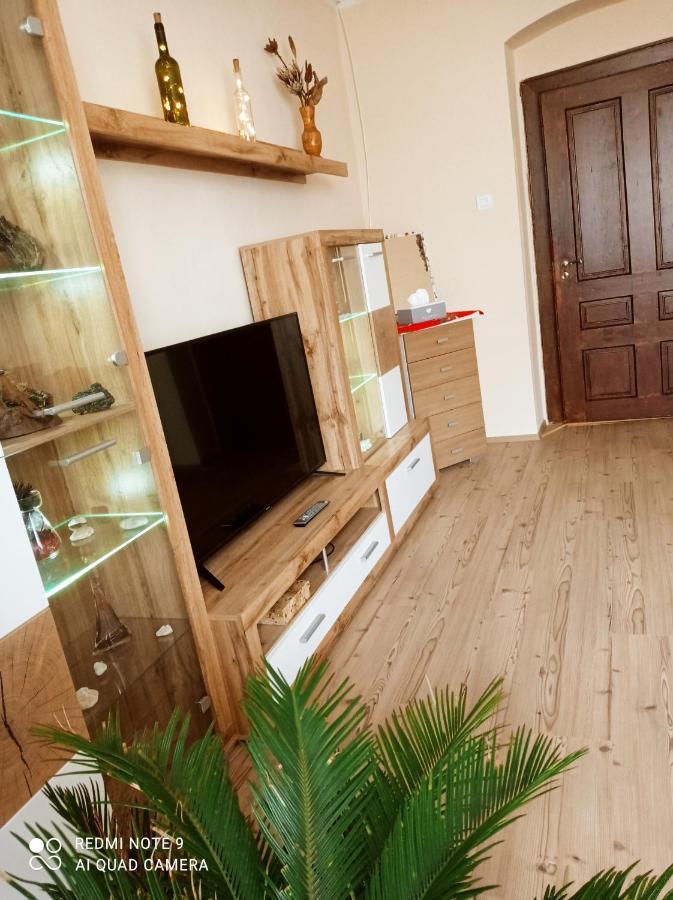 Lovas Vendeghaz Apartment Obanya ภายนอก รูปภาพ