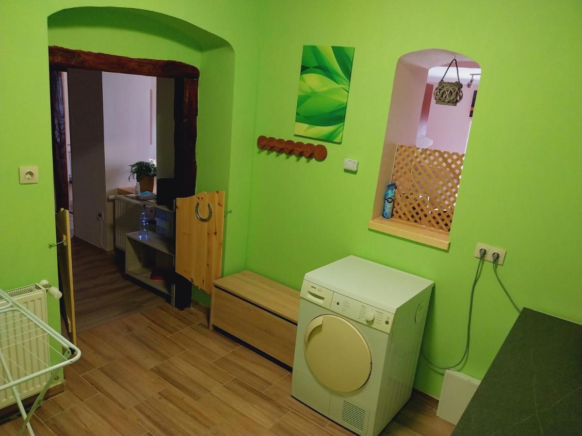 Lovas Vendeghaz Apartment Obanya ภายนอก รูปภาพ